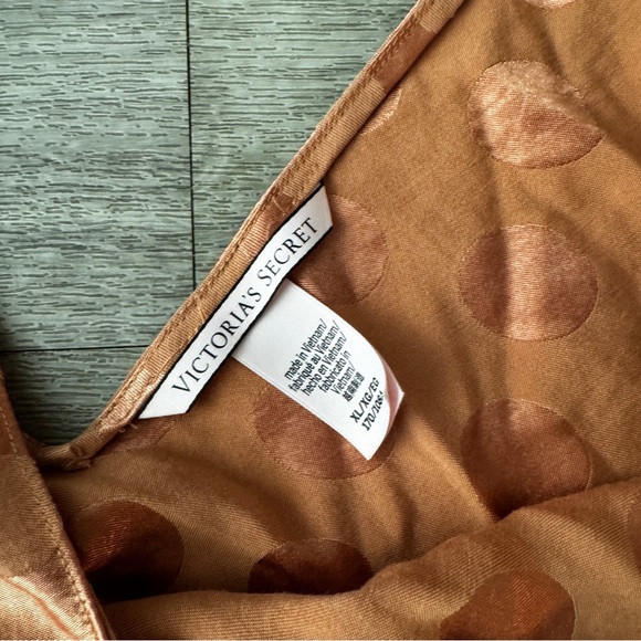 Victoria Secret Women's Orange cropped tank Top with tie detail - Picture 5 of 5